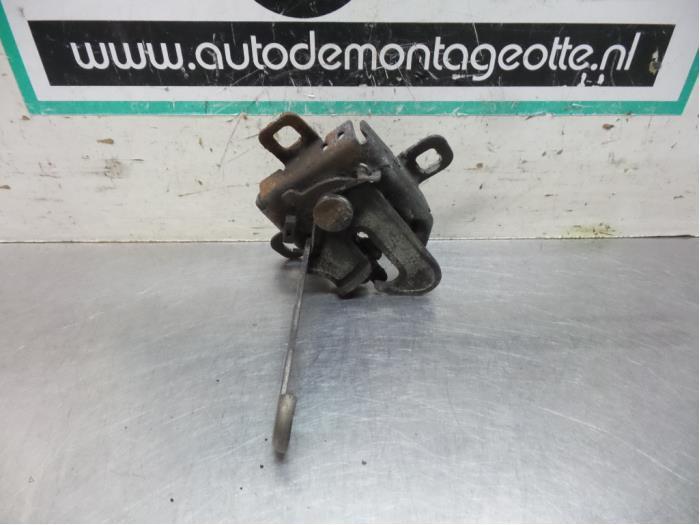 Slotmechaniek Motorkap van een Fiat Punto Grande, Auto-onderdelen, Carrosserie, Fiat, Gebruikt, 3 maanden garantie, Ophalen of Verzenden