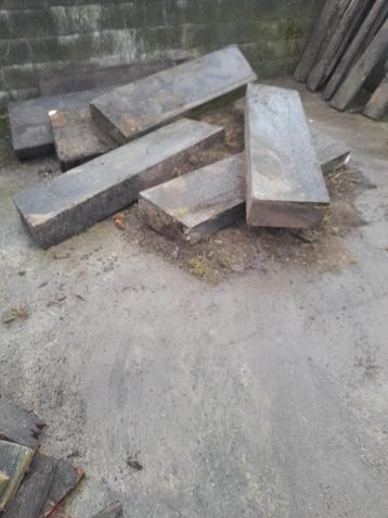 hout beschikbaar voor biedingen