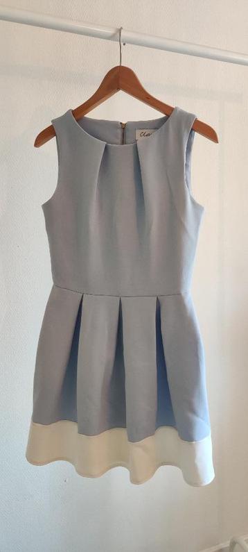 Schattig zomerkleedje blauw/wit beschikbaar voor biedingen