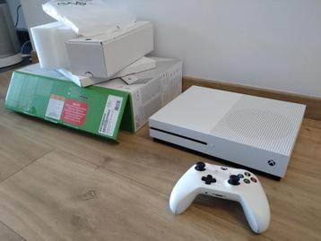 Xbox One S 1TB (perfecte nieuwstaat/amper gebruikt)