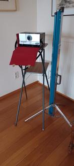 Diaprojector met tafel en scherm, Audio, Tv en Foto, Diaprojectoren, Ophalen, Zo goed als nieuw