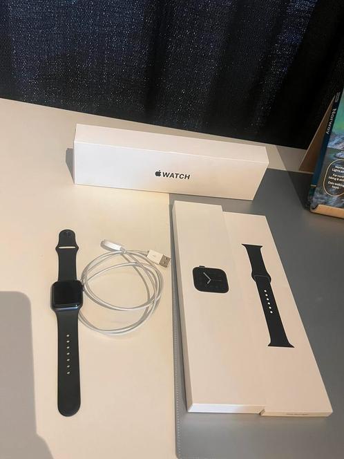 Apple Watch SE 40mm, Handtassen en Accessoires, Smartwatches, Zo goed als nieuw, Ophalen