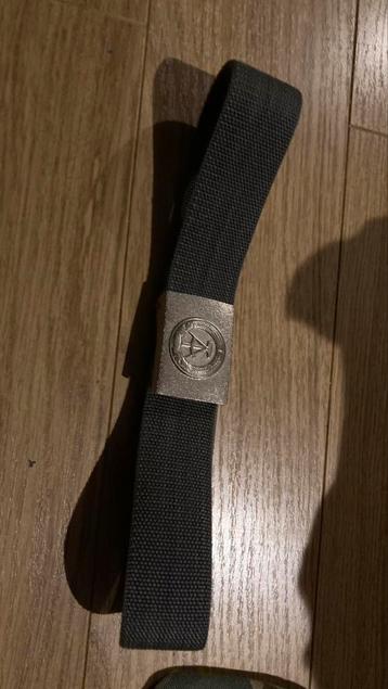 ceinture DDR/NVA courte  disponible aux enchères