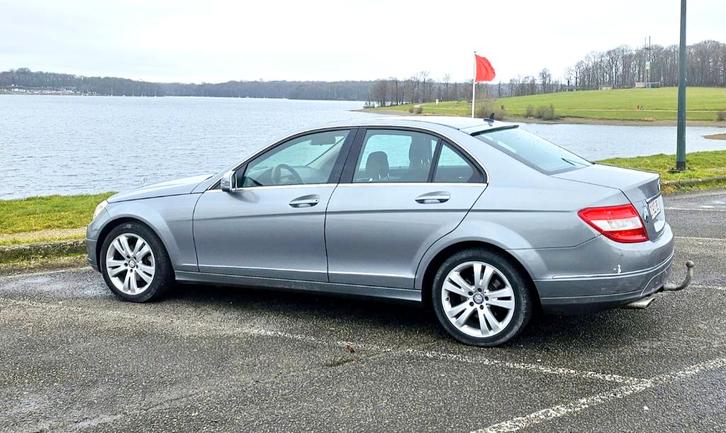 Mercedes, Auto's, Mercedes-Benz, Particulier, C-Klasse, ABS, Achteruitrijcamera, Airbags, Airconditioning, Alarm, Autonomous Driving