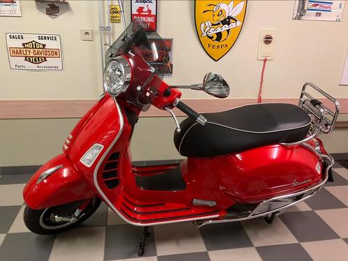 NIEUWSTAAT Vespa Gts Super 300 Hpe Lees de info, Motoren, Motoren | Piaggio, Particulier, Scooter, 1 cilinder, Ophalen