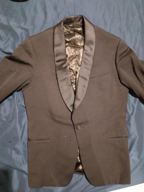 Blazer femme noir Butch tailors 66cm long pour 45cm épaules, Kleding | Dames, Jasjes, Kostuums en Pakken, Gedragen, Kostuum of Pak