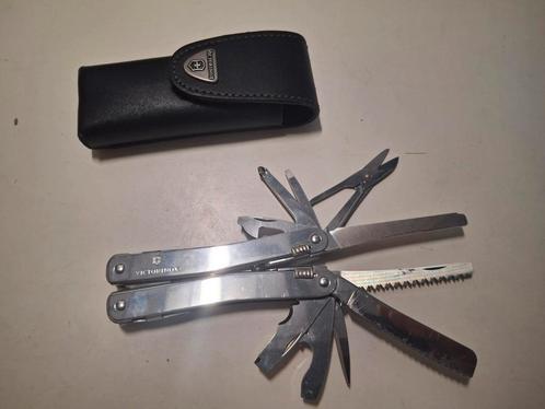 Victorinox swiss tool, Caravans en Kamperen, Kampeergereedschap, Zo goed als nieuw, Ophalen of Verzenden