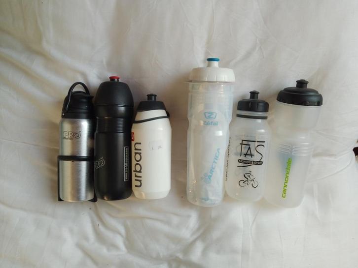 5 drinkbussen niet gebruikt waaronder thermos, Fietsen en Brommers, Fietsaccessoires | Overige Fietsaccessoires, Nieuw, Ophalen of Verzenden