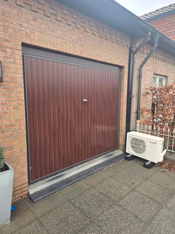 Automatische garagepoort met afstandsbediening, Bricolage & Construction, Volets, Comme neuf, 150 à 200 cm, 200 cm ou plus, Brun