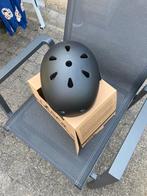 Skate helm - SFR Essenstals, Sports & Fitness, Skateboard, Enlèvement, Protection