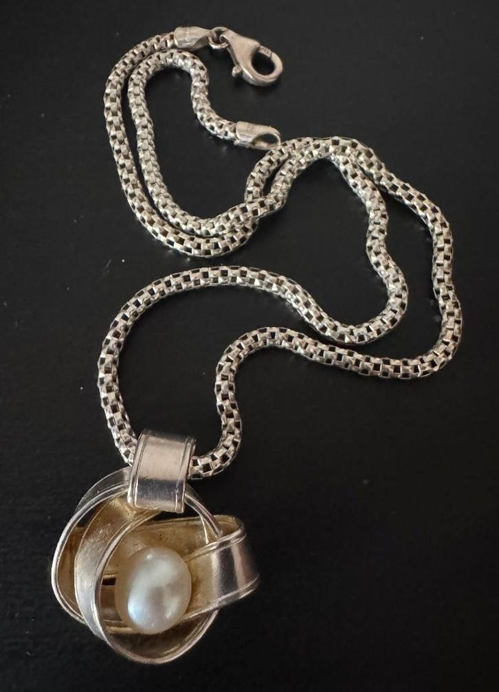 Ketting van sterling zilver en gekweekte parels, Handtassen en Accessoires, Kettingen, Zo goed als nieuw, Zilver, Zilver, Ophalen of Verzenden