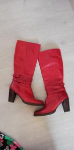 Schoenen  zinda, Vêtements | Femmes, Chaussures, Rouge, Enlèvement, Bottes hautes, Porté