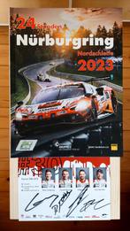 24 uur Nürburgring 2023: jaarboek + gesigneerde rijderskaart, Boeken, Sportboeken, Ophalen of Verzenden, Nieuw, Overige sporten