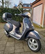 Vespa GTS 125cc – Topstaat – Dolomit Grijs, Motoren, Particulier, Scooter, 125 cc