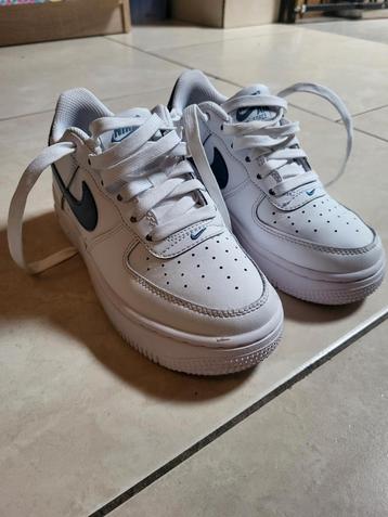 Basketbal ((Nike air nine)) beschikbaar voor biedingen