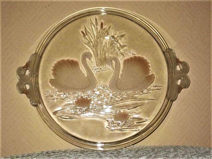 Groot duitse kristallen taartschotel met zwanen, Antiek en Kunst, Antiek | Glaswerk en Kristal, Ophalen