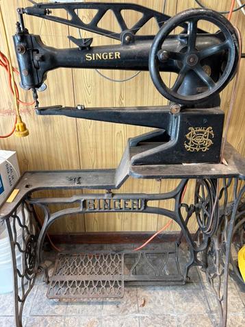 Leder naaimachine, Antiek en Kunst, Antiek | Naaimachines, Ophalen