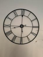 Horloge en fer noir, Maison & Meubles, Accessoires pour la Maison | Horloges, Comme neuf