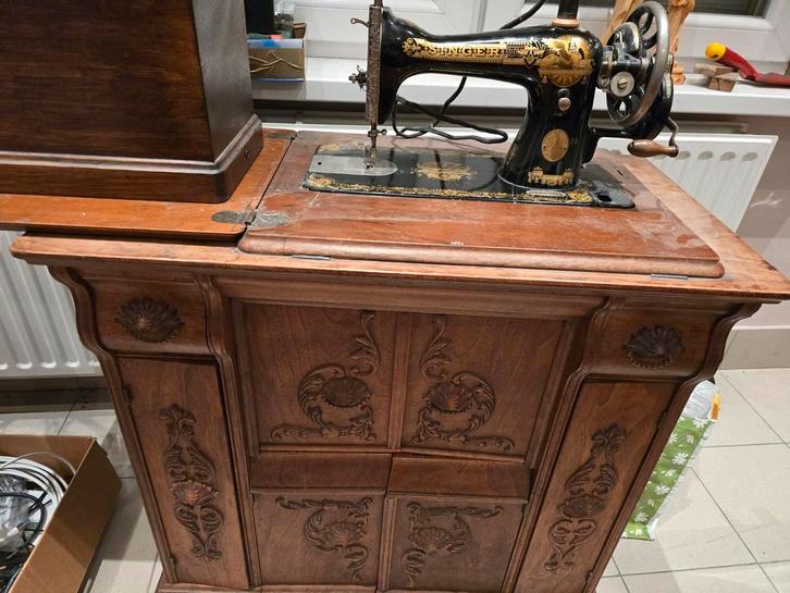 Singer antieke naaimachine in luxe kast, Antiek en Kunst, Antiek | Naaimachines, Ophalen