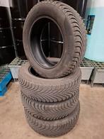Winter banden set 185 60 R15 pirelli, Ophalen, Zo goed als nieuw