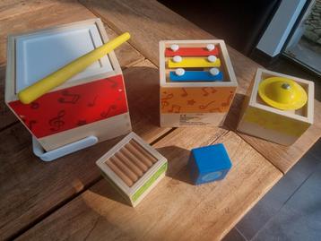 Hape muziek stapelblok beschikbaar voor biedingen