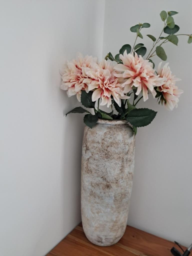 Grote vaas met bloemen, Enlèvement