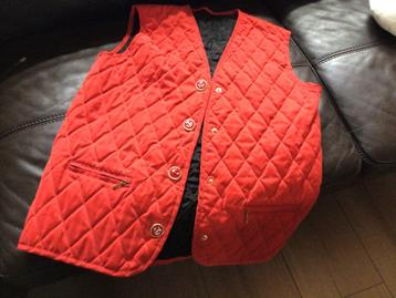 Rode bodywarmer Meduim beschikbaar voor biedingen