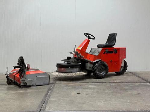 Westermann Werktuigdrager veegmachine (bj 2007), Zakelijke goederen, Machines en Bouw | Onderhoud en Reiniging