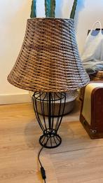 Lampe de table en rotin, Enlèvement, Comme neuf