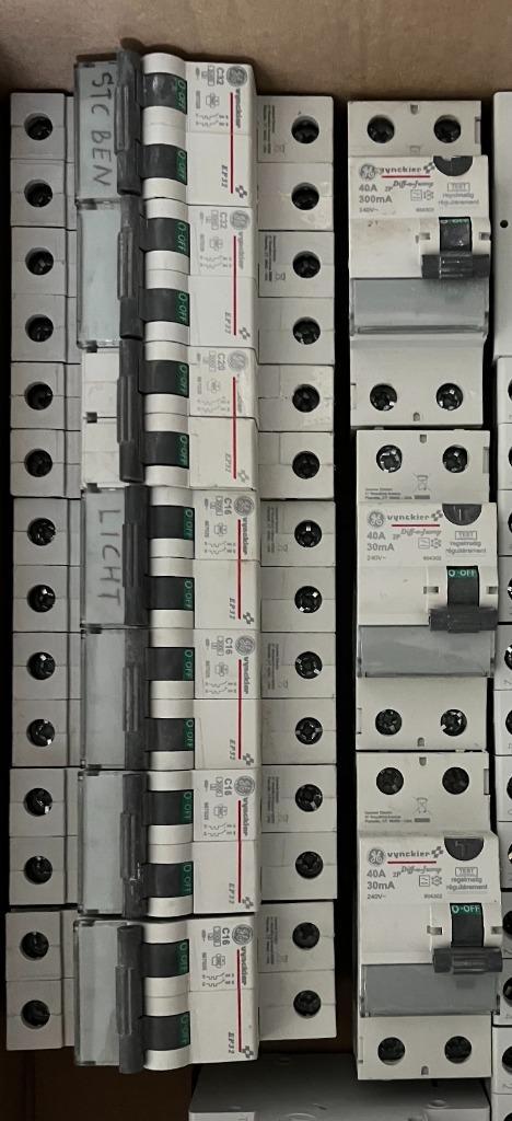 Differentieels en automaten, Doe-het-zelf en Bouw, Elektriciteit en Kabels, Ophalen