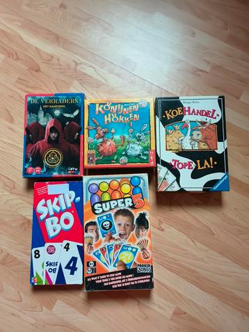 Kaartspel 999 games beschikbaar voor biedingen