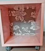 Ikea/konsmo/ mooi nachtkastje op wieltjes, Kinderen en Baby's, Ophalen, Zo goed als nieuw, Kast