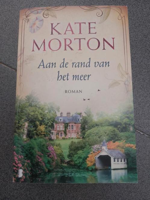 Kate Morton - Aan de rand van het meer, Boeken, Literatuur, Gelezen, Ophalen of Verzenden