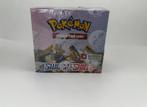 Pokemon Sword & Shield boosterbox ( sealed ), Ophalen of Verzenden, Zo goed als nieuw, Boosterbox