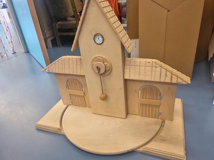 Groot houten huis tik tak, Kinderen en Baby's, Speelgoed | Houten speelgoed, Zo goed als nieuw, Ophalen