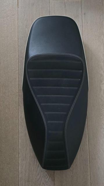 Zadel Vespa GTS SuperSport (NIEUW) beschikbaar voor biedingen