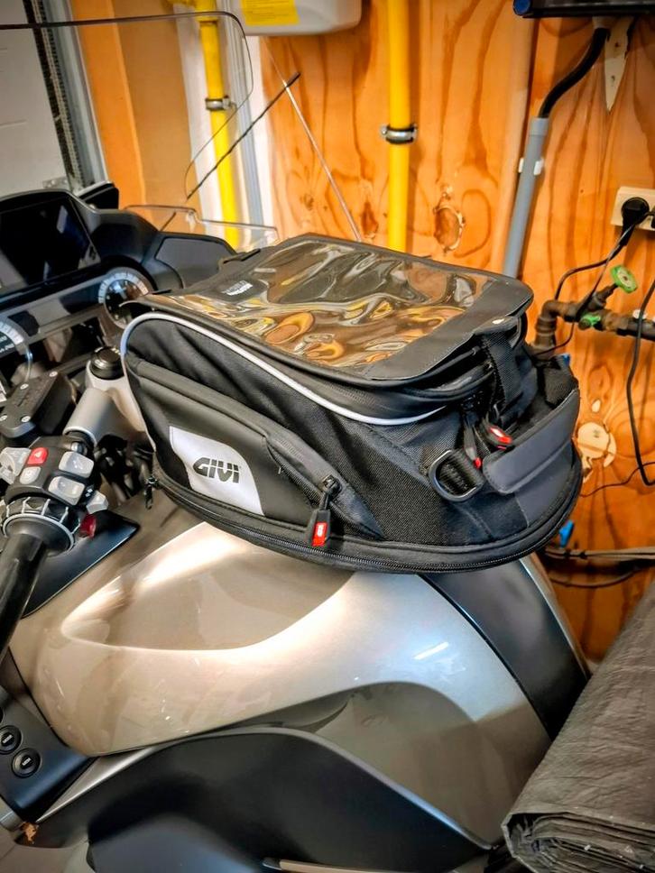 Givi XS307Y TANKLOCK Tanktas 15 liter., Motoren, Accessoires | Koffers en Tassen, Ophalen