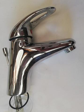 Wastafelkraan beschikbaar voor biedingen