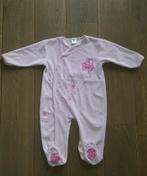 Roze pyjama met voetjes en lange mouwen maat 86, Kinderen en Baby's, Ophalen of Verzenden, Zo goed als nieuw, Meisje, Nacht- of Onderkleding