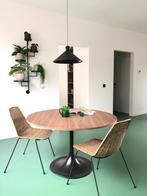 Notelaar ronde tafel met Knoll onderstel, Huis en Inrichting, Tafels | Eettafels, Ophalen, Zo goed als nieuw