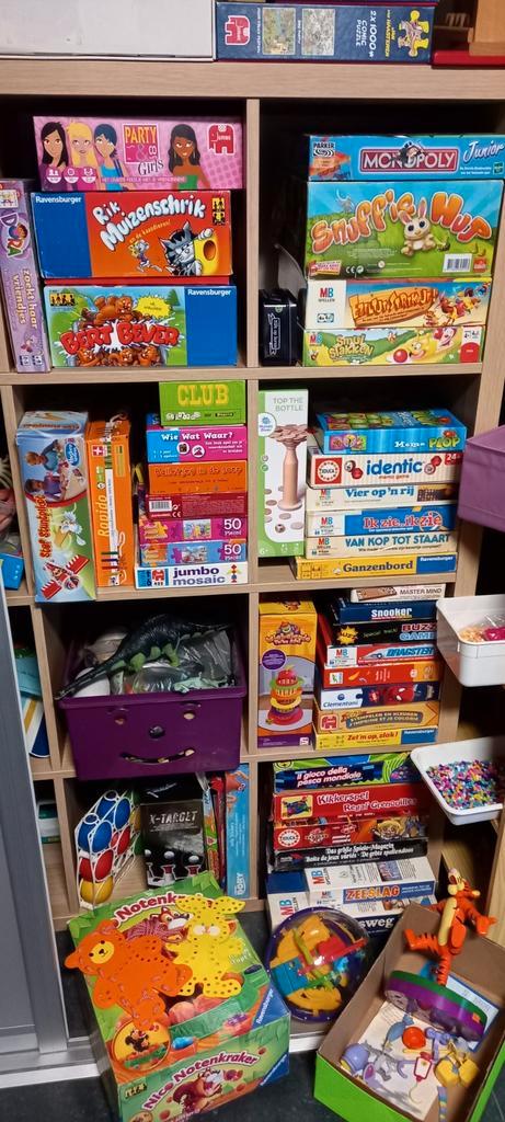 Neem een kijkje in de kast en kies !, Hobby en Vrije tijd, Gezelschapsspellen | Overige, Zo goed als nieuw, Ophalen of Verzenden