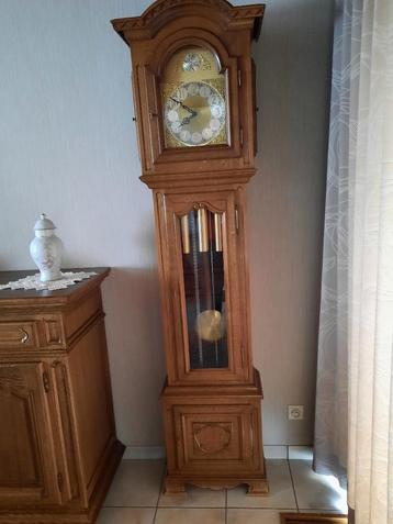 Staande klok massief eiken. beschikbaar voor biedingen