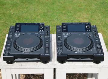 2x Pioneer CDJ-2000 Set beschikbaar voor biedingen