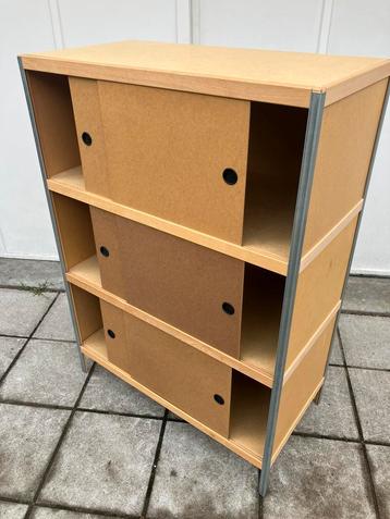 Authentieke Kewlox Kast beschikbaar voor biedingen