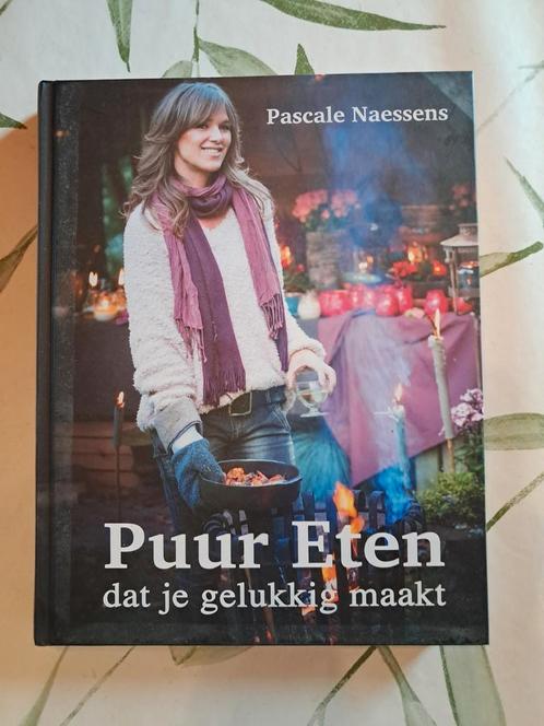 Pascale Naessens - Puur eten dat je gelukkig maakt, Boeken, Kookboeken, Zo goed als nieuw, Ophalen of Verzenden