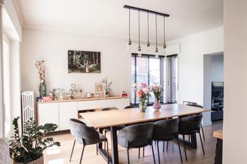 Te koop: 6 tot 8 stoelen beschikbaar voor biedingen