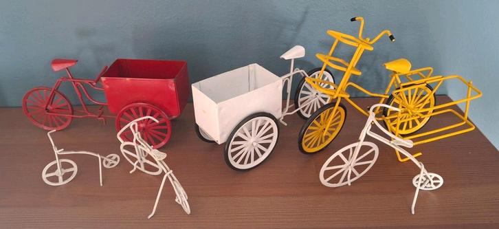 Decoratie miniatuur fietsen en bakfietsen, Huis en Inrichting, Woonaccessoires | Overige, Gebruikt, Ophalen of Verzenden