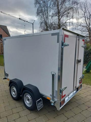 Gesloten dubbelasser 750kg mtm met assen van 1000kg/st