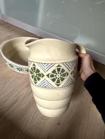 Set porselein beschikbaar voor biedingen