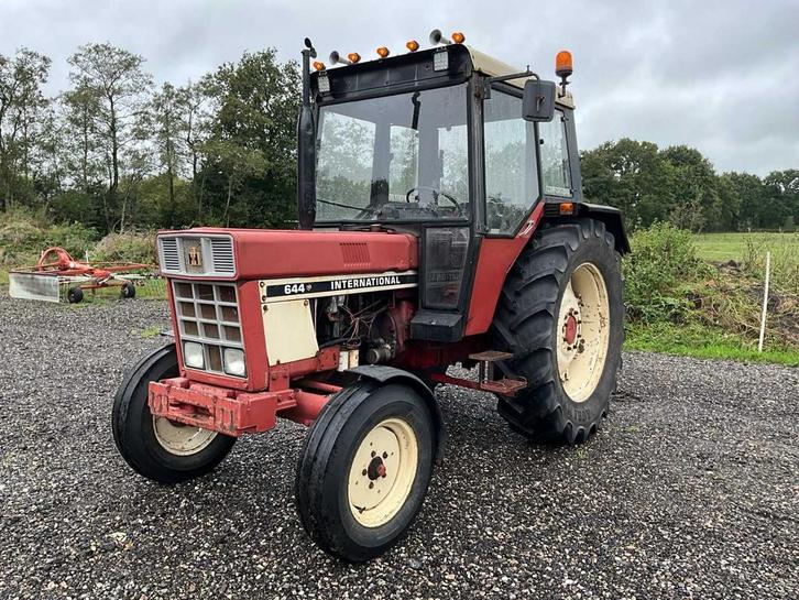 1974 International 644 Tweewielaangedreven landbouwtractor, Zakelijke goederen, Landbouw | Tractoren, Overige merken, Gebruikt